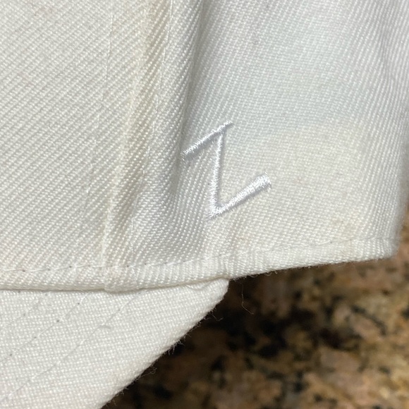 Nice University of KENTUCKY White Pro Fit Zephyr Baseball Hat K Size 7 1/4 - Picture 3 of 6